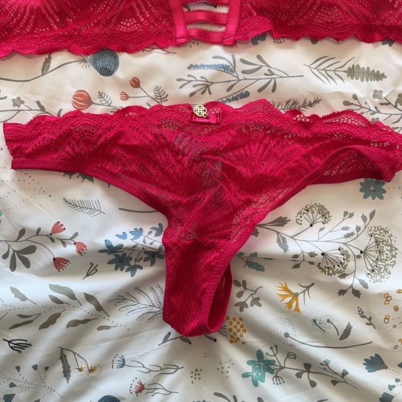 NWT BRAND NEW Push up bra and thong set - Picture 2 of 11